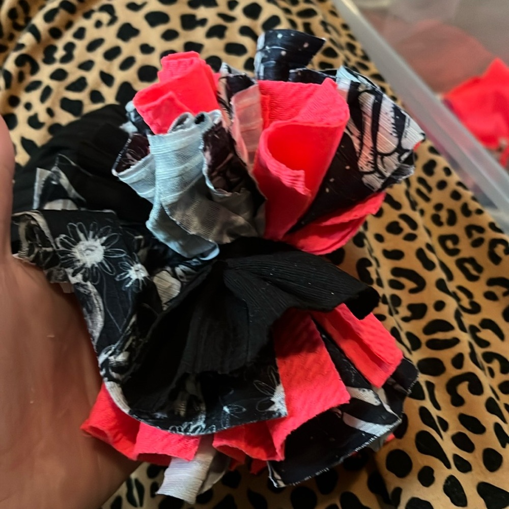 B33 Small Shop Jumbo Shredded Headwrap— Neon Pink and B/W Floral Print